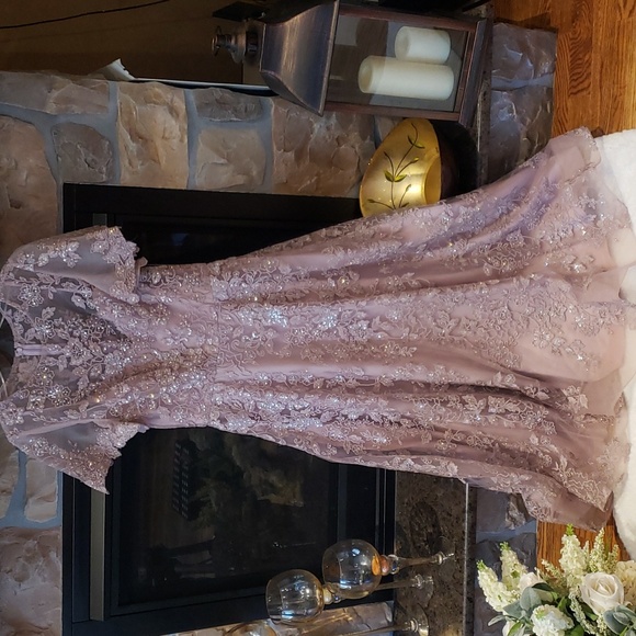 Nwt Mac Duggal Beaded & Floral-Embroidered Gown size 8 - Picture 3 of 11